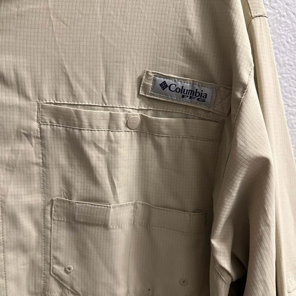 Columbia Men's PFG Tamiami II Long-Sleeve Shirt in Fossil - Picture 2 of 9